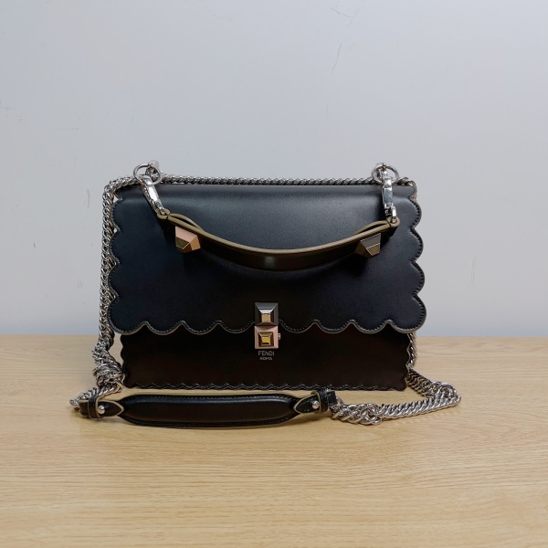 妃鱼/95新/芬迪/FENDI/单肩包/市场价18400