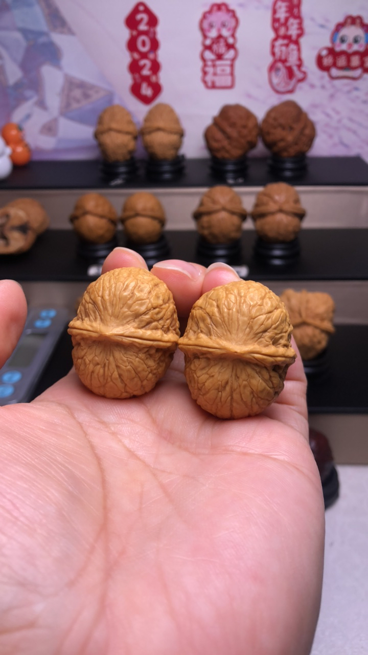 招财进宝云南野生铁皮核桃文玩