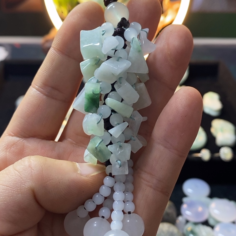 【闪购商品】翡翠颈饰未镶嵌
