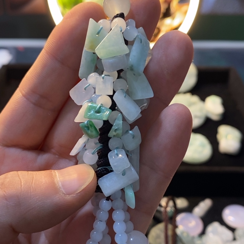 【闪购商品】翡翠颈饰未镶嵌