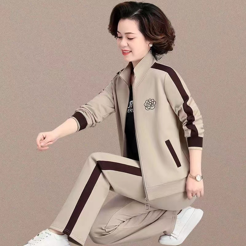 春秋装运动服套装2024新款外套中老年人女大码女式洋气三件套