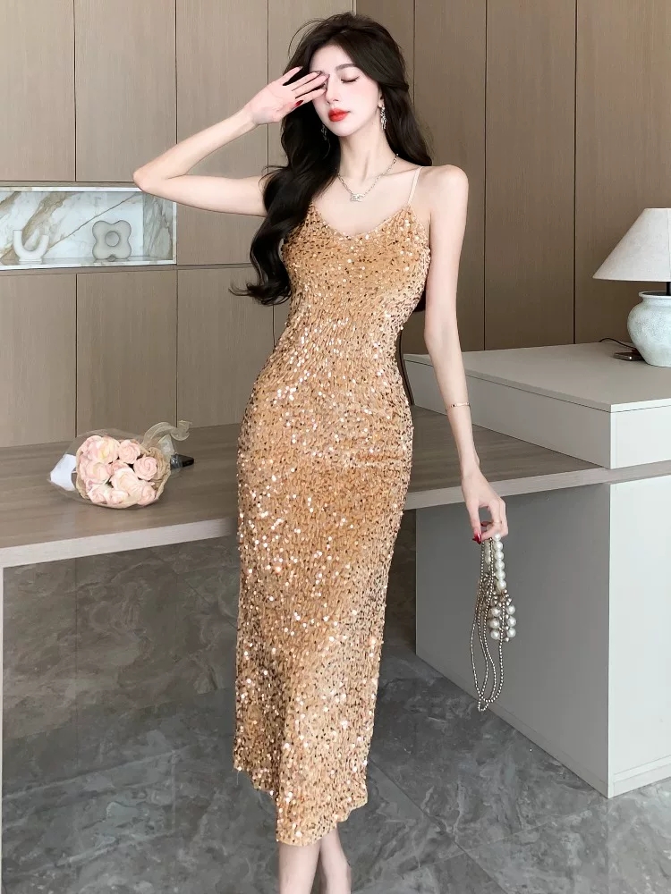 高级感闪闪丝绒亮片纯欲辣妹包臀裙女春季新款优雅礼服吊带连衣裙