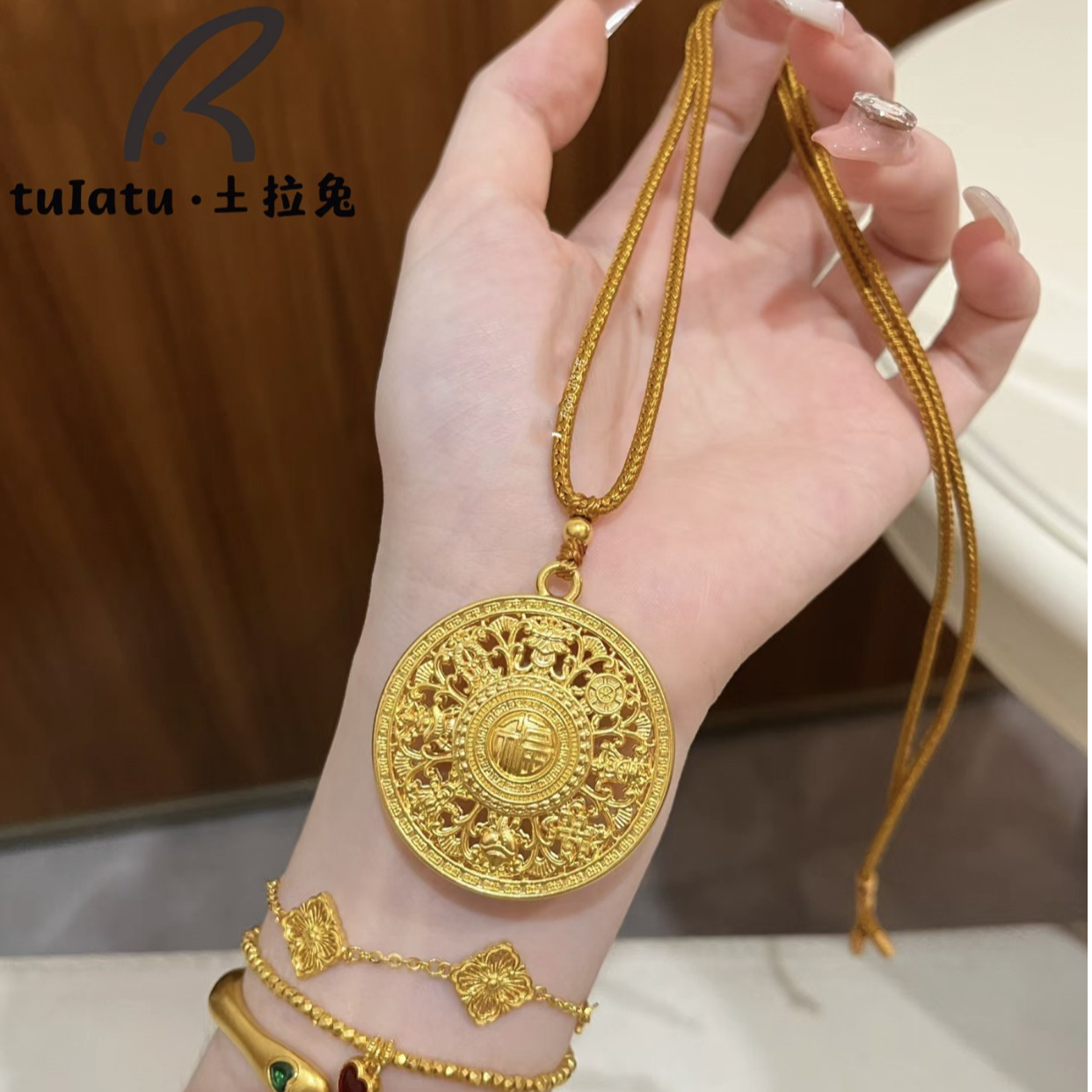 铜合金布艺项链 新中式国潮黄绳福字镂空八宝罗盘手工编织项链