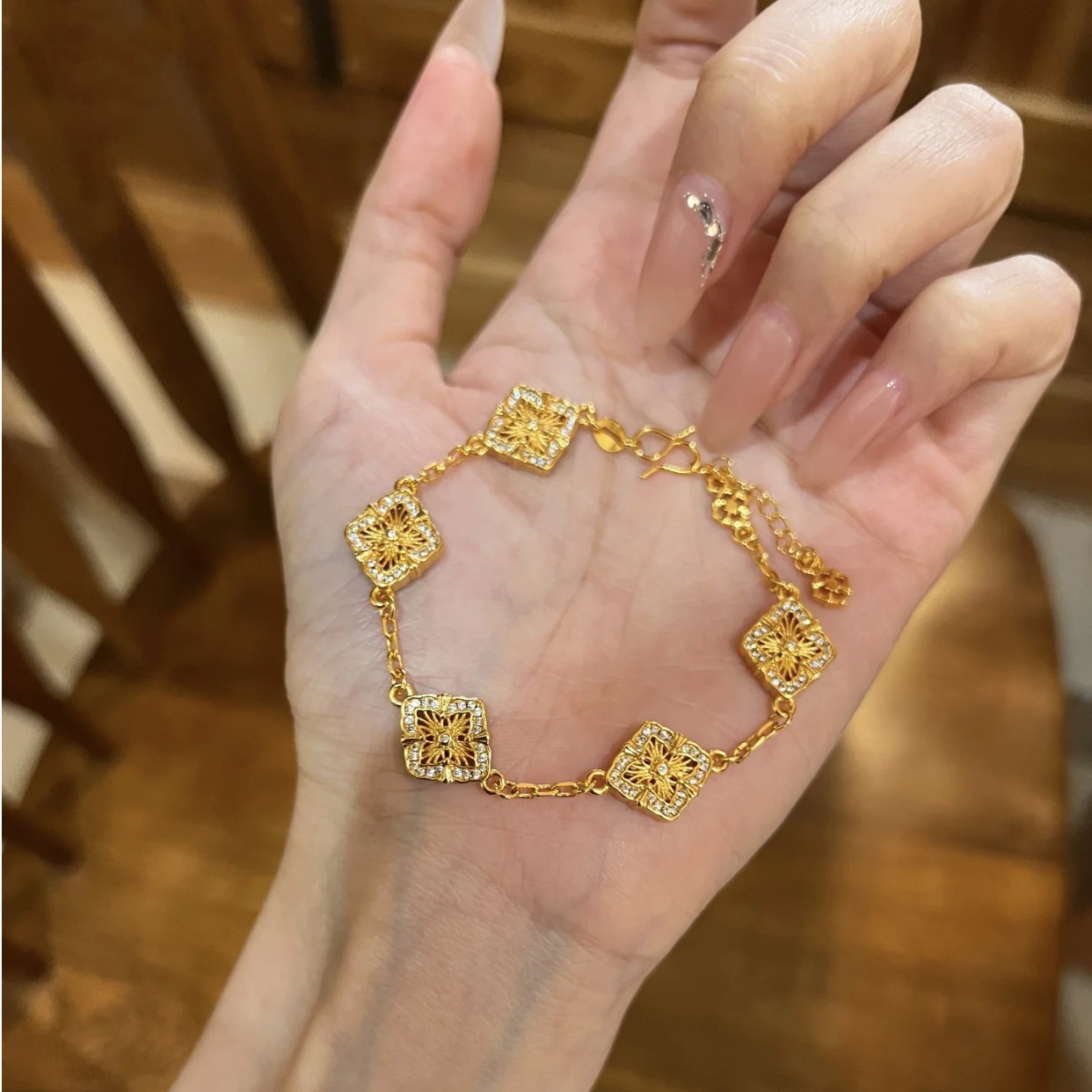 铜合金合成锆石手链 新中式镂空新款气质手饰高级感轻奢精致手链