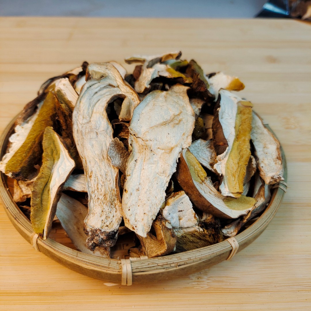 云南美味牛肝菌干货土特产山珍野外生长菌菇