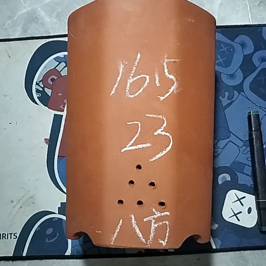 紫砂20CM（含）-50CM（不含）红泥八方一个微瑕