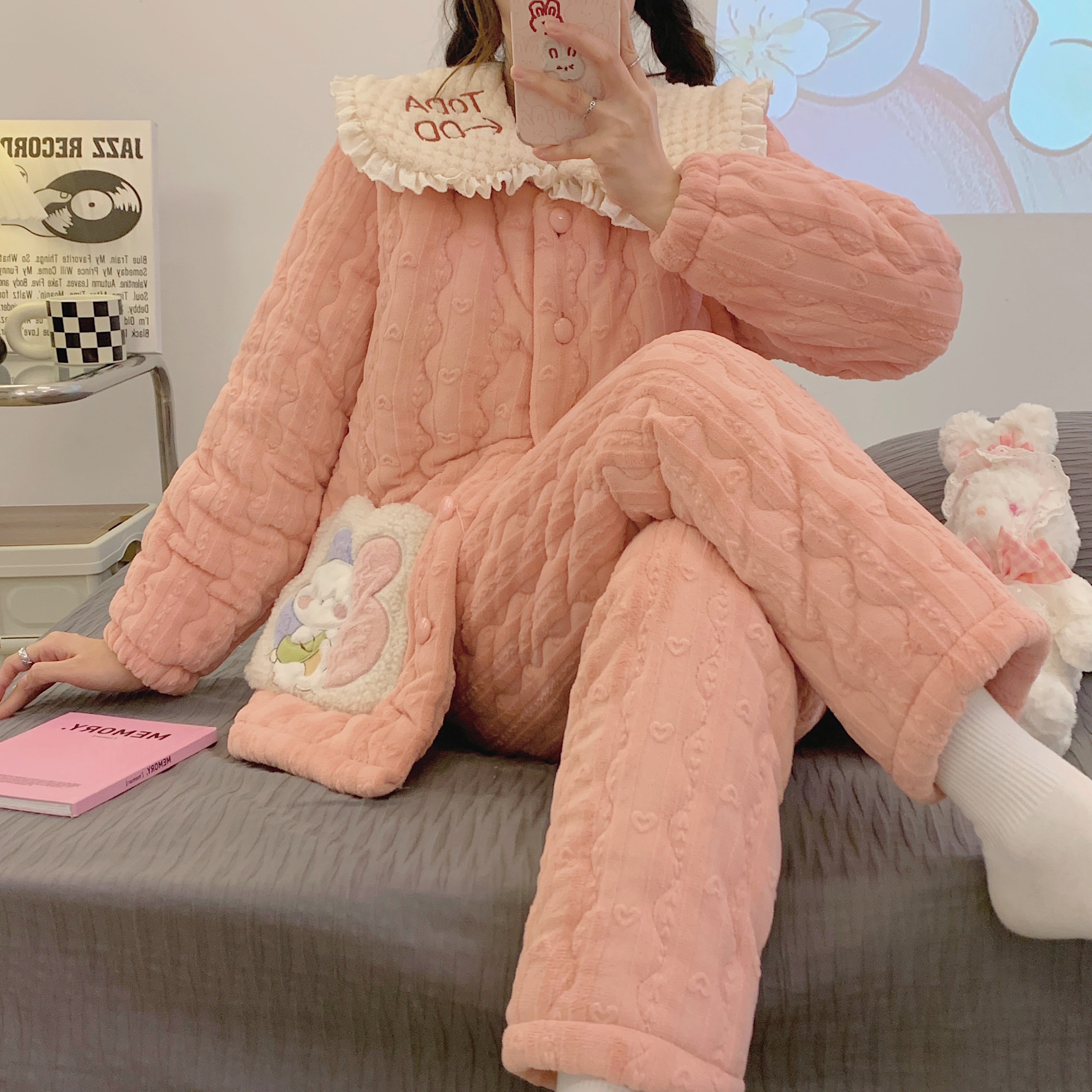 8802睡衣女三层夹棉加厚牛奶绒舒适家居服套装2024年新款