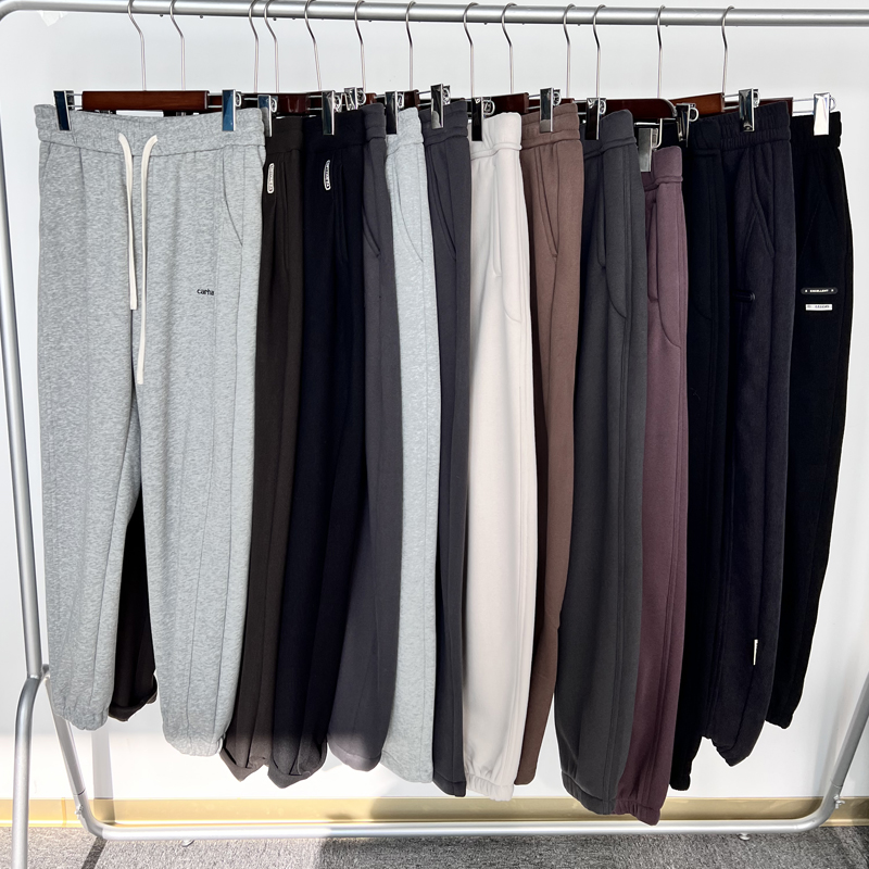 随机上衣裤子一件