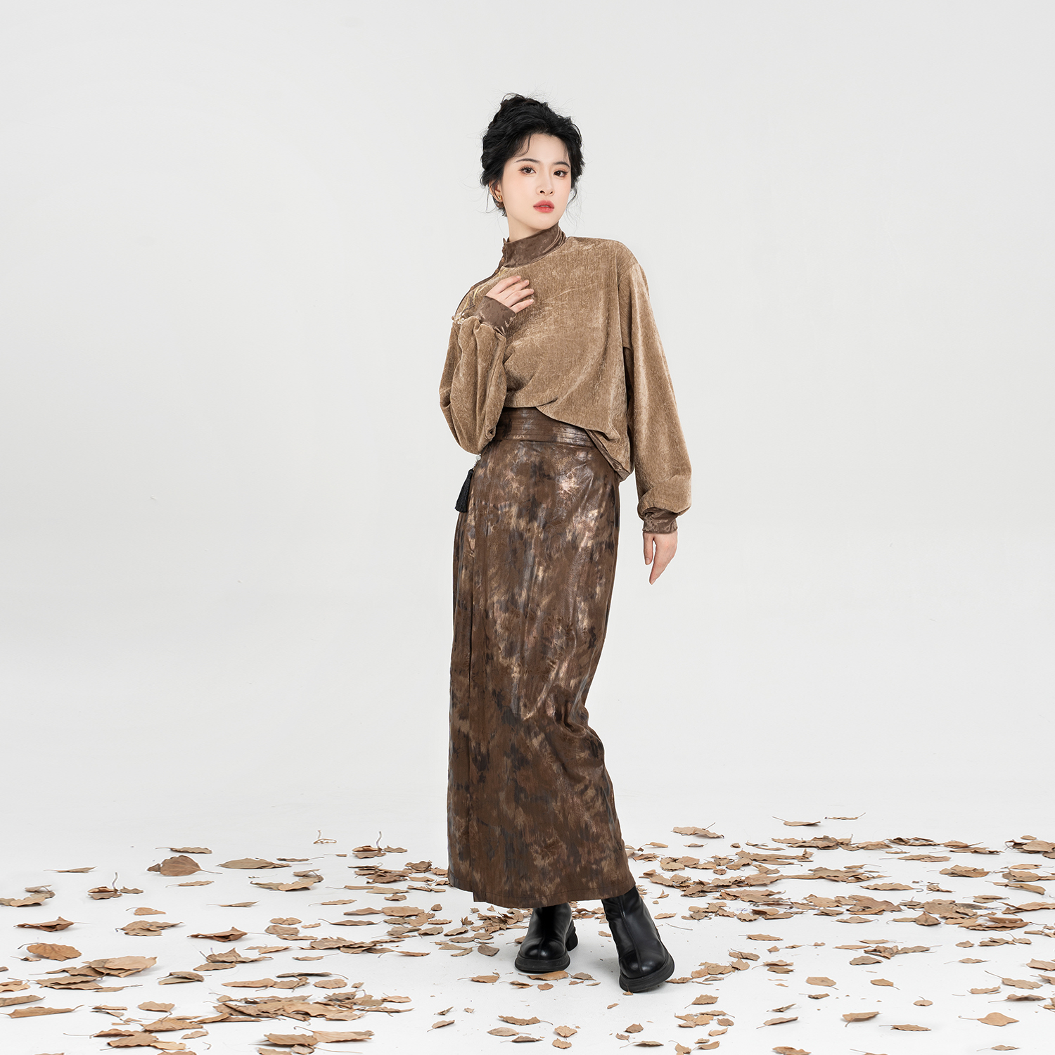 织造司[暮也]新中式宽松落肩高领卫衣绣花丝绒上衣女TTT