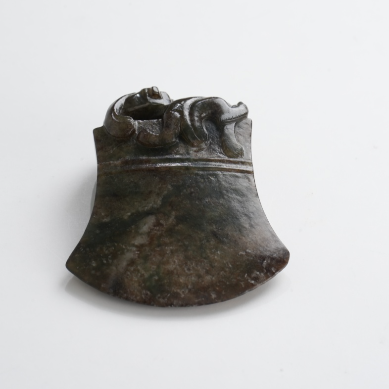 MM/创汇时期府上有龙浮雕玉手把件/481244