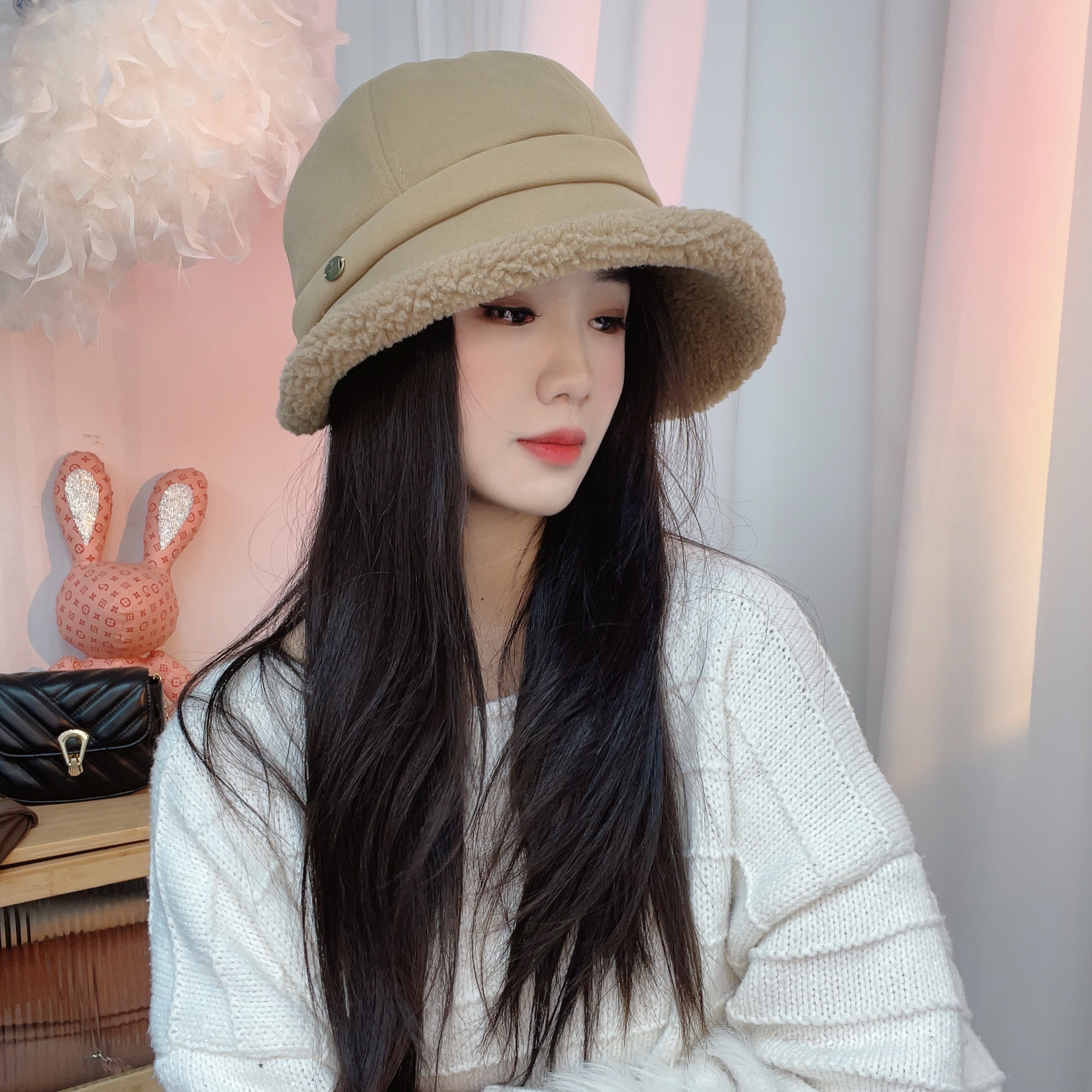 帽子女秋冬季保暖毛绒渔夫帽韩版休闲百搭马术帽网红显脸小鸭舌帽