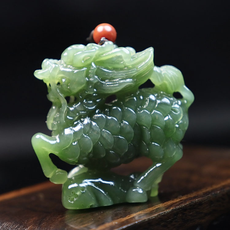 天然俄罗斯老坑料立体麒麟玉吊坠镂空雕刻玉坠碧玉石玉器工艺品