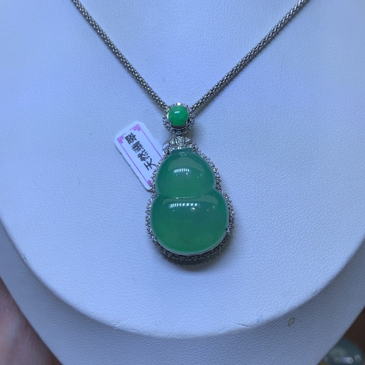 【闪购商品】翡翠颈饰18K金镶嵌梅*