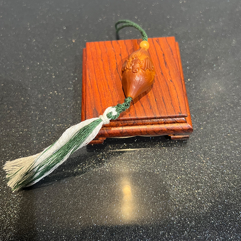 广东非遗 橄榄核雕 蝙蝠 单籽雕刻 吊坠男女文玩精品雕刻手机挂件