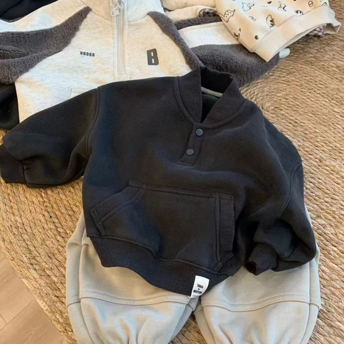 男女童加绒加厚冬季套装新款儿童韩版立领卫衣卫裤保暖运动两件套