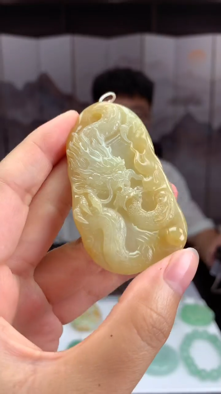 【闪购商品】定制翡翠未镶嵌挂件多样性发货（拍一发一）