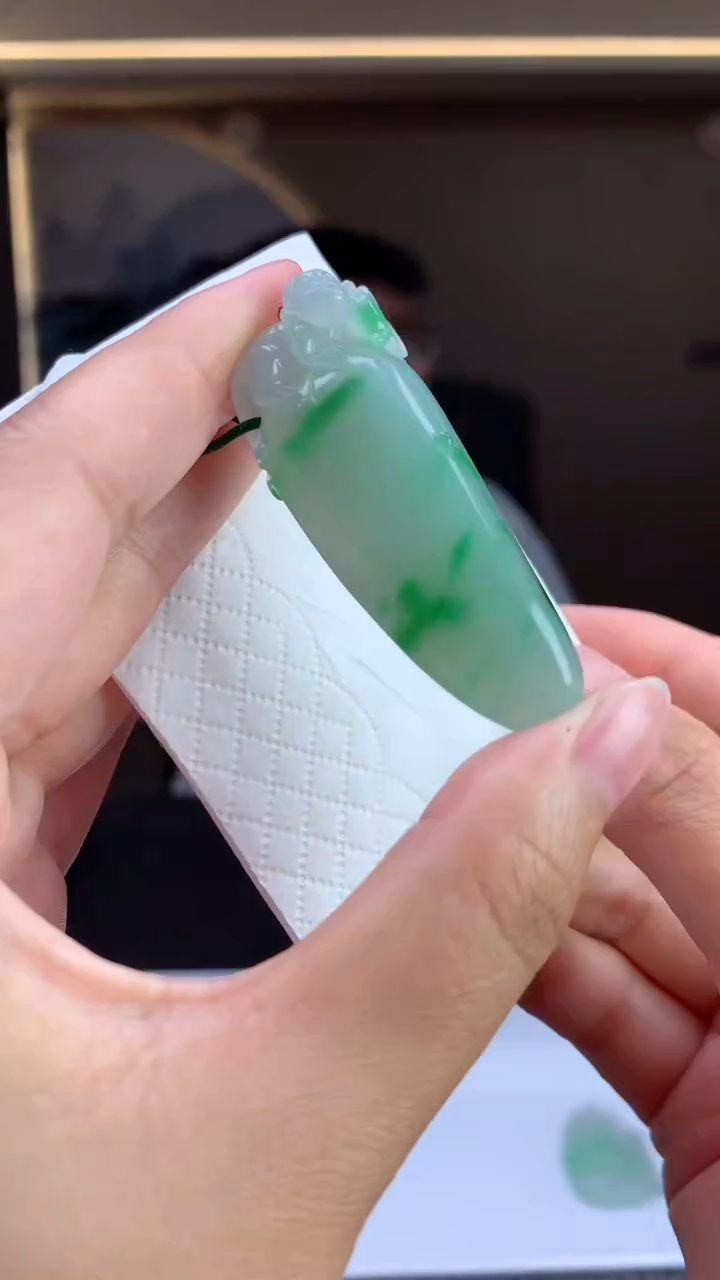 【闪购商品】定制翡翠未镶嵌挂件多样性发货（拍一发一）