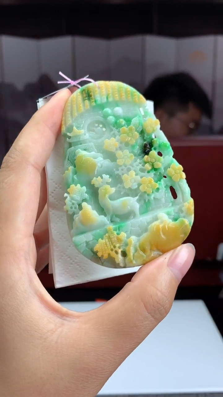 【闪购商品】定制翡翠未镶嵌挂件多样性发货（拍一发一）