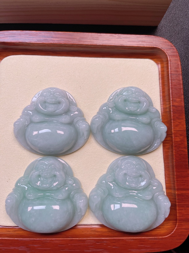 缅甸天然A货翡翠，水润底色佛公吊坠，多样性发其一。