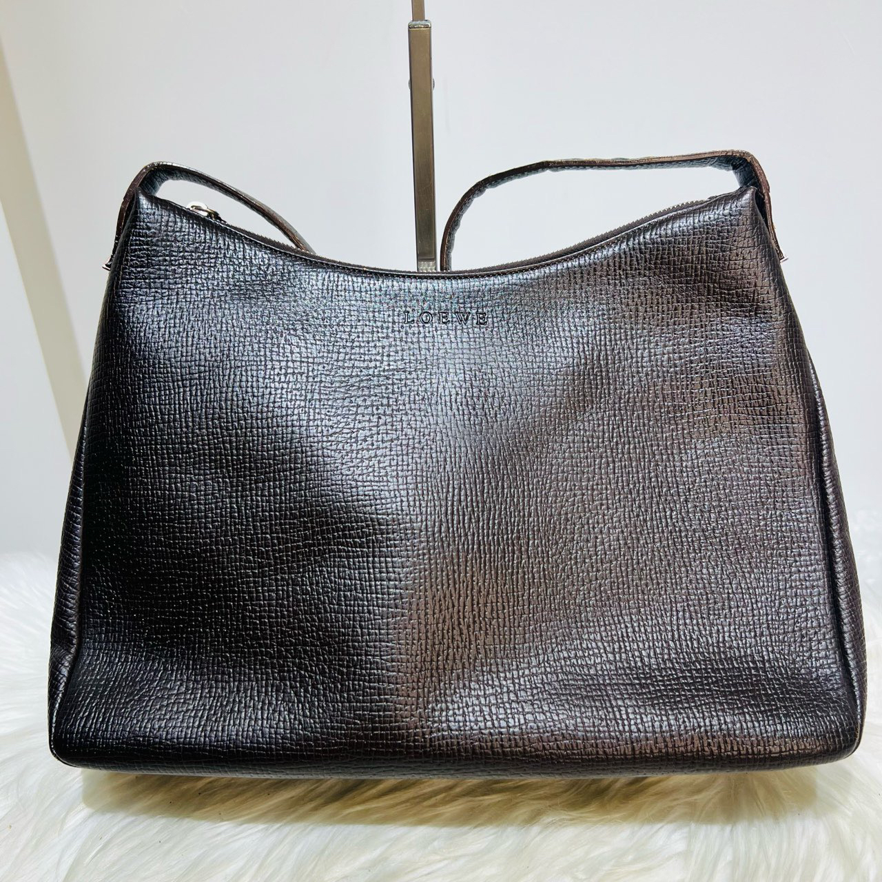 95新 LOEWE/罗意威 罗意威牛角包a2417