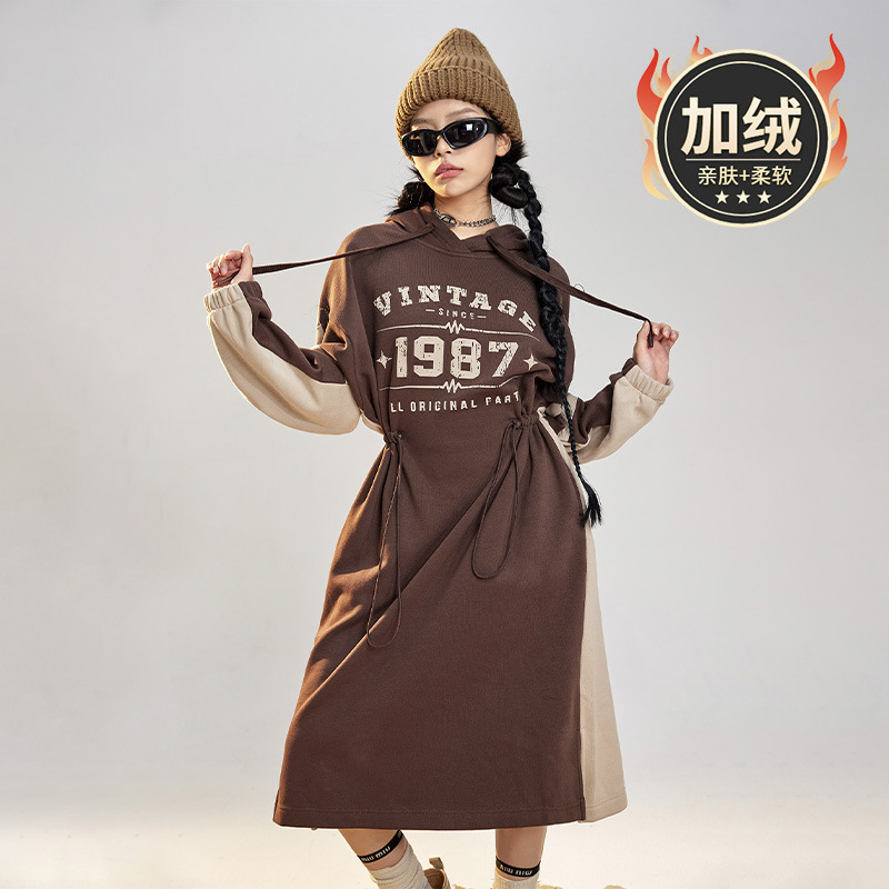 加绒加厚卫衣女秋冬新款潮牌字母印花宽松长款连衣裙D30792