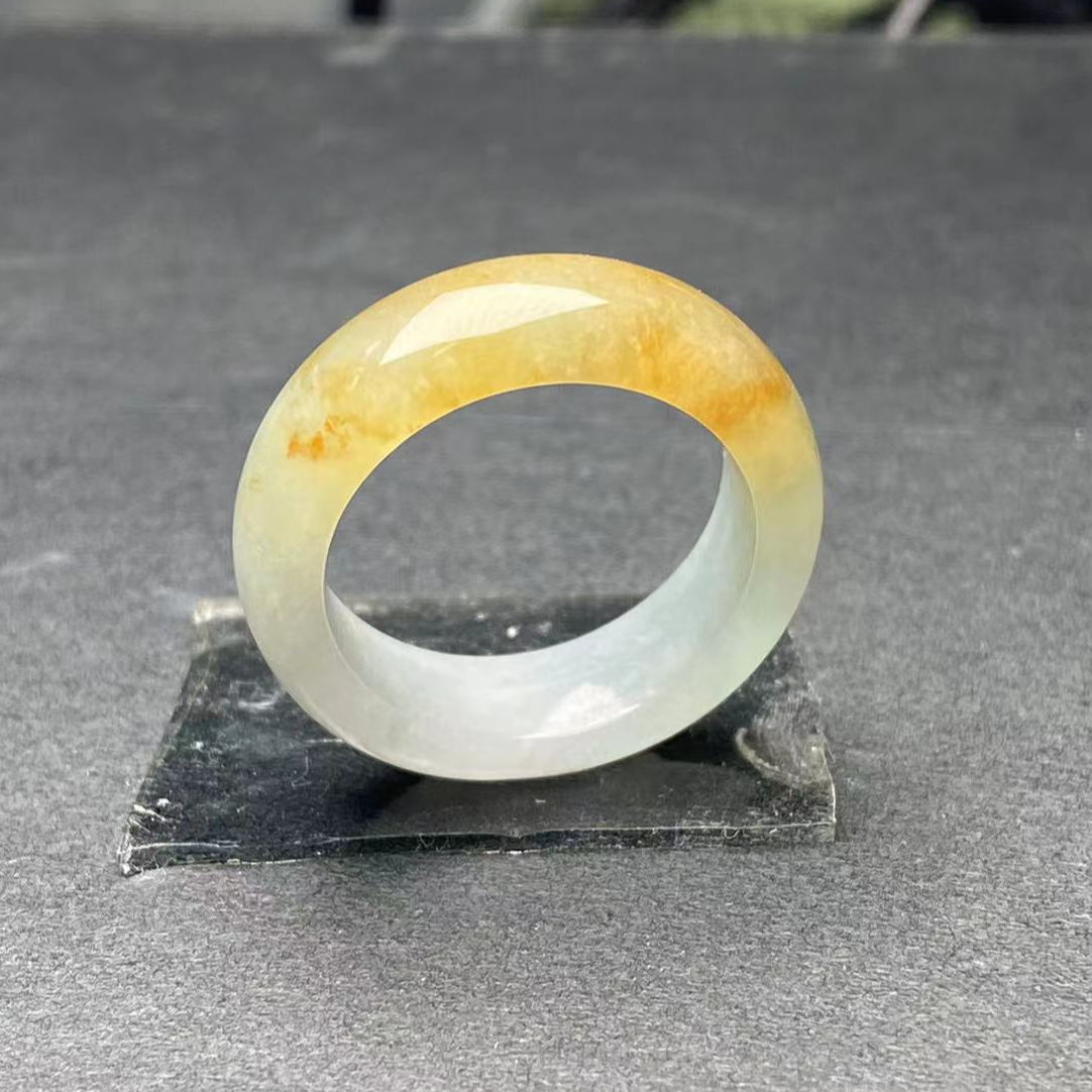 天然翡翠红黄翡戒圈内径20mm