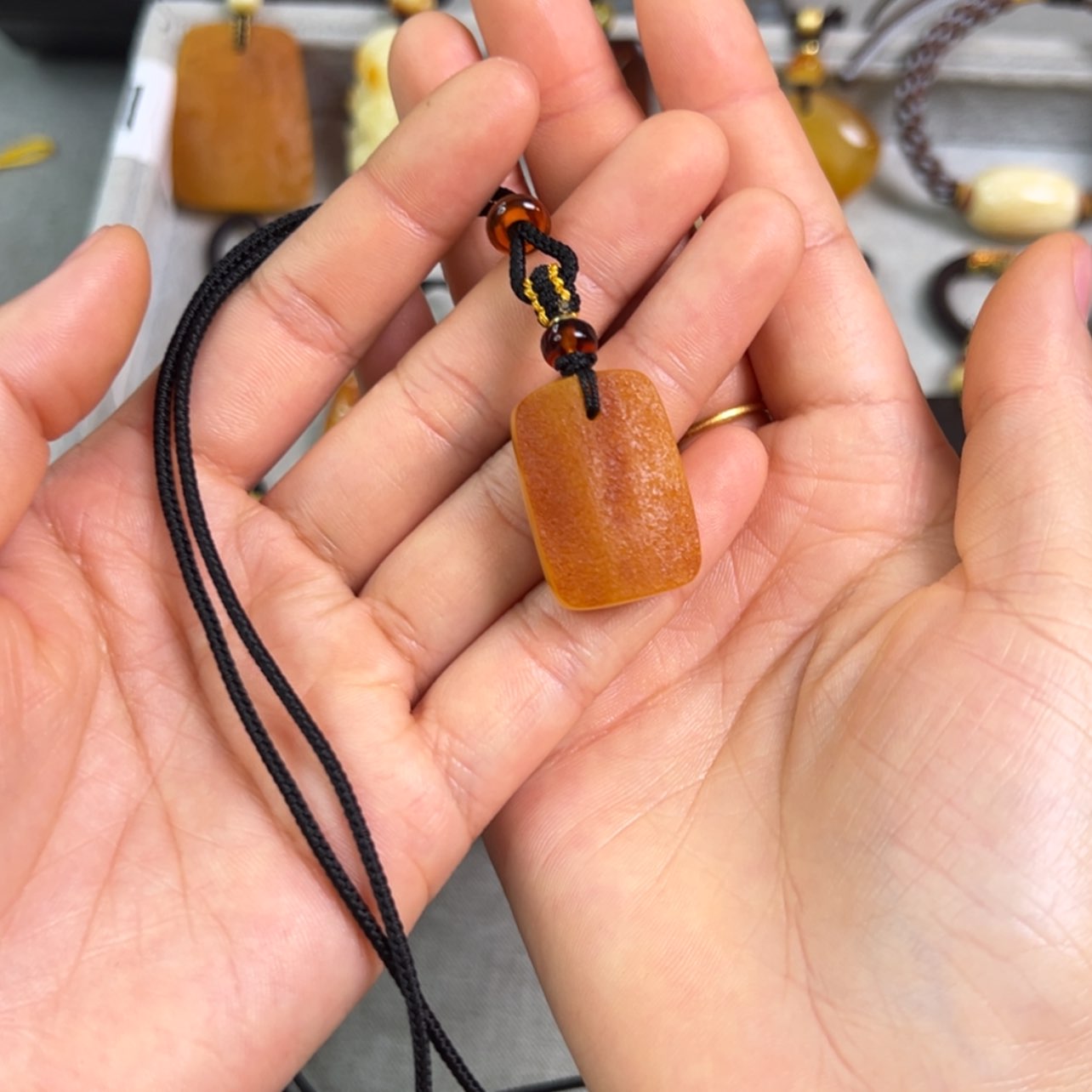 【闪购商品】蜜蜡裸石未镶嵌