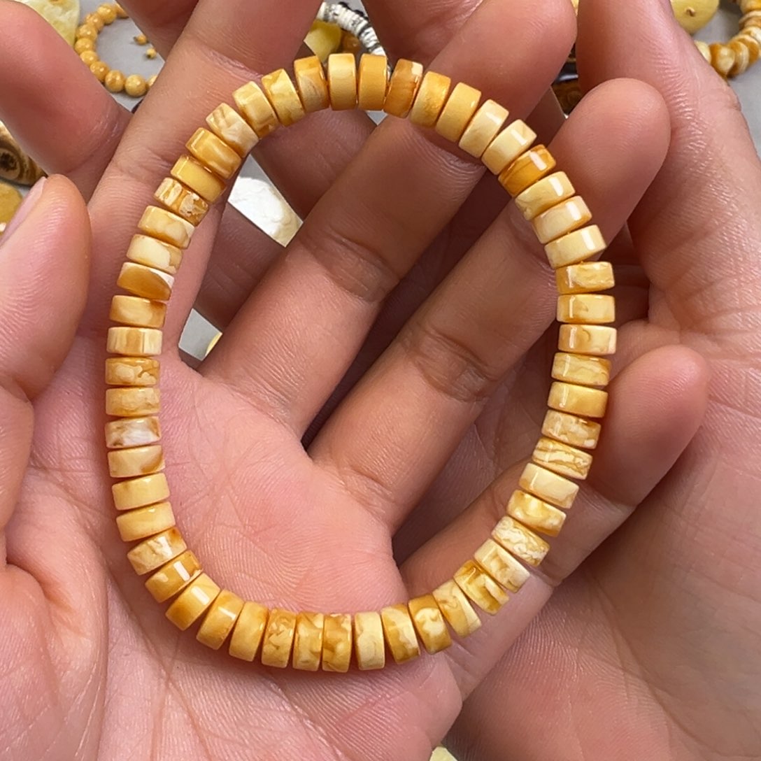 蜜蜡裸石未镶嵌蜜蜡