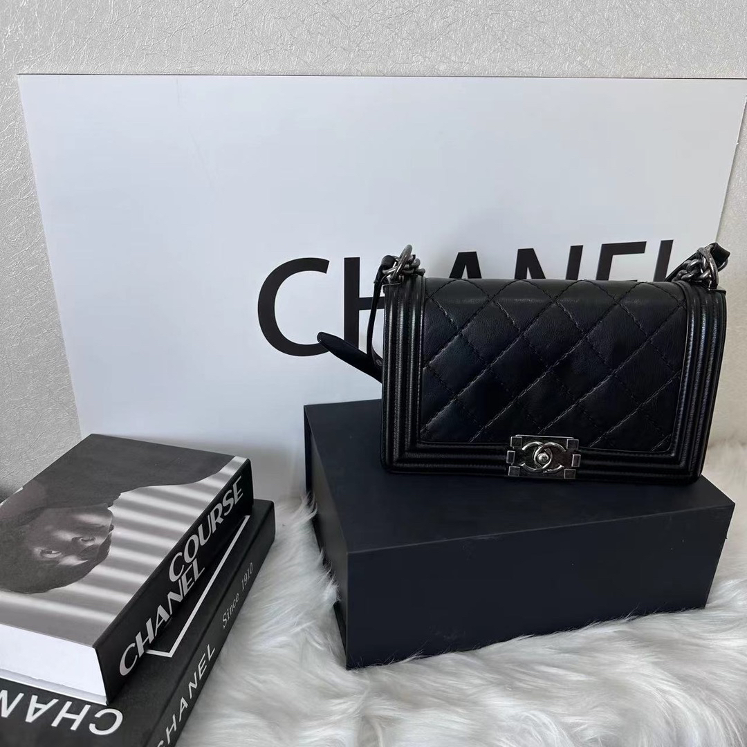 95新 Chanel/香奈儿 艾瑟尔奢品/黑银大菱格leboy/9531