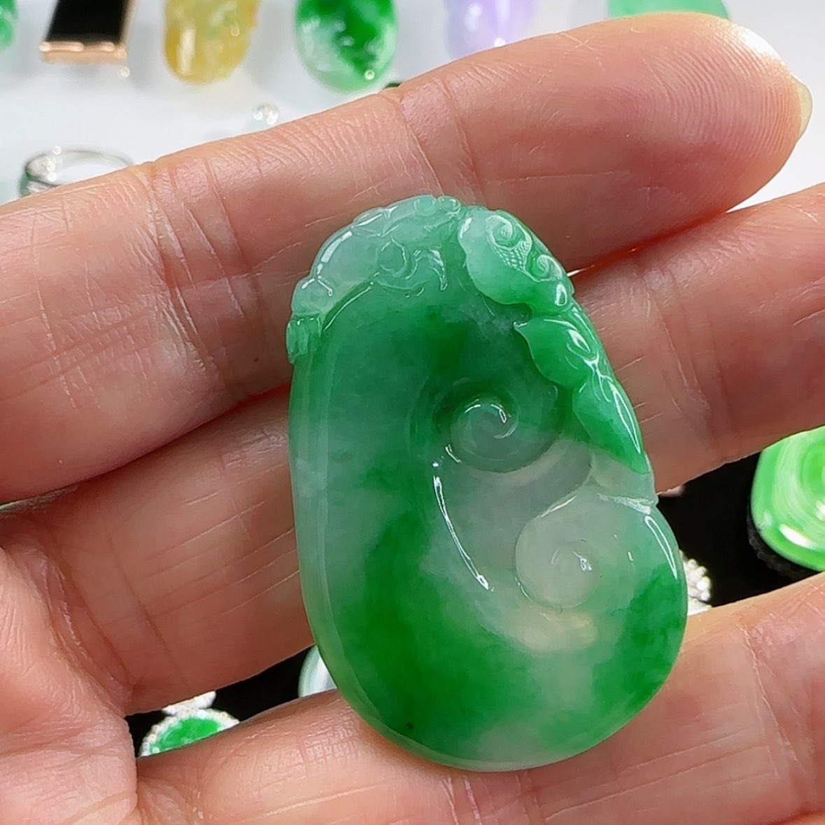 【闪购商品】翡翠颈饰未镶嵌