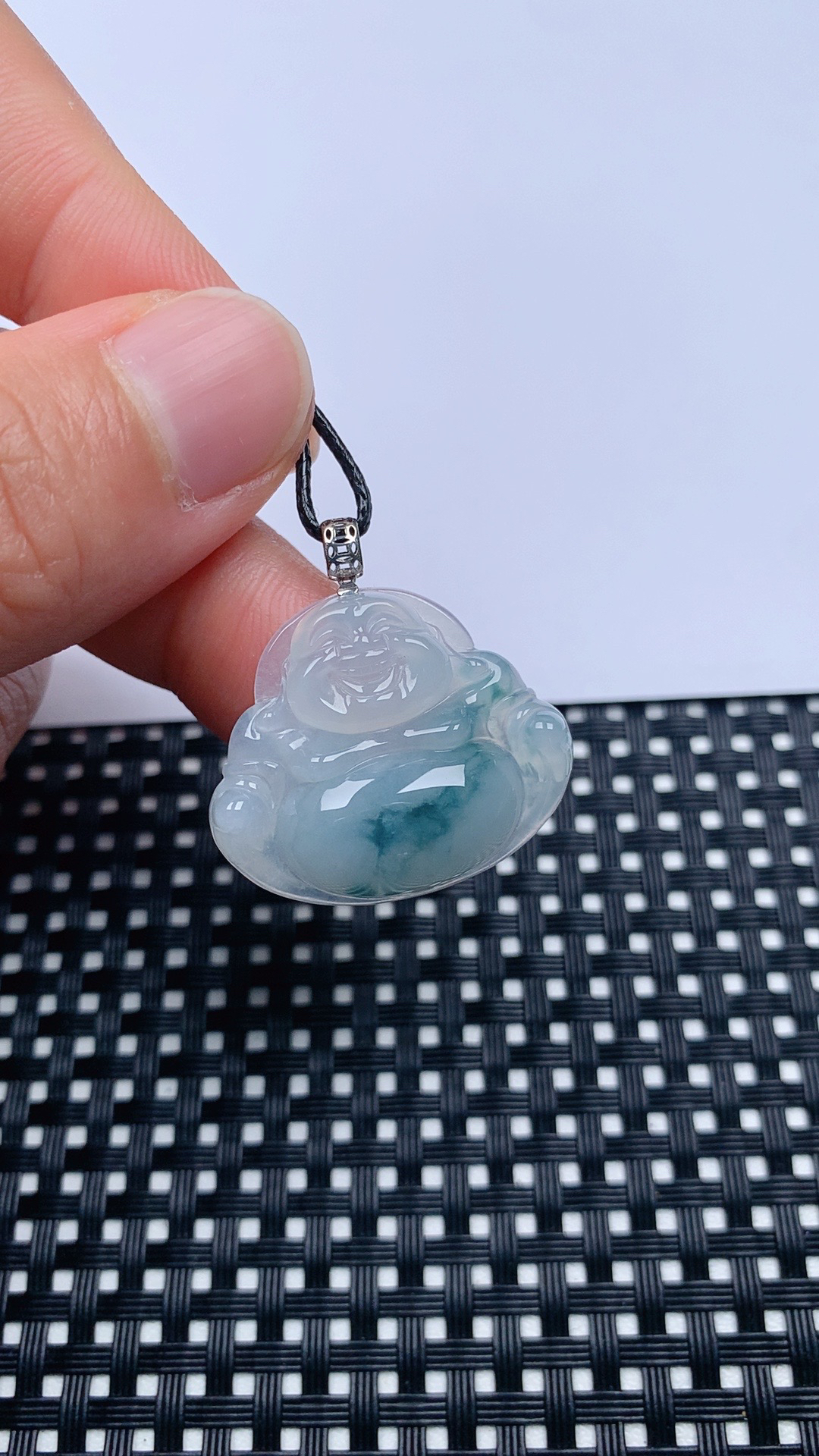  缅甸天然翡翠A货，冰种漂花佛公吊坠，尺寸23.7-27.8-6