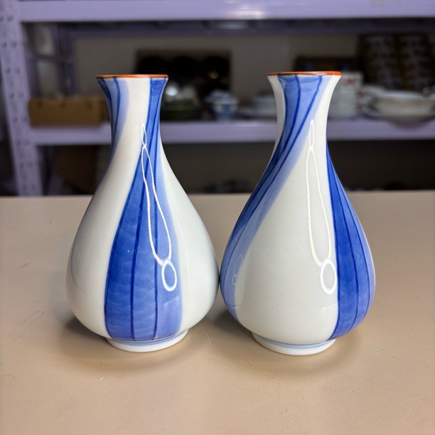 日瓷老货未使用过两只青花瓶三郎款中古回流瓷器瓶