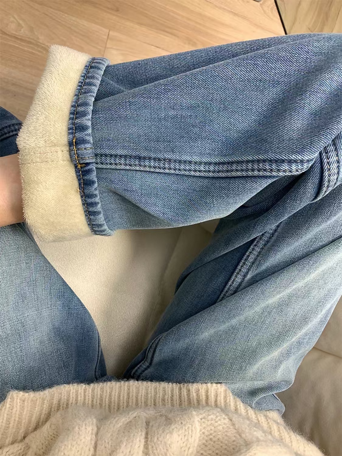 2025冬季爆款加绒高腰显瘦休闲阔腿喇叭气质修身牛仔裤爹系