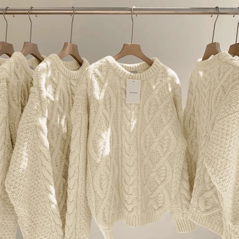 2025新款秋冬米白色粗毛线毛衣女款宽松慵懒复古麻花针织内搭上衣