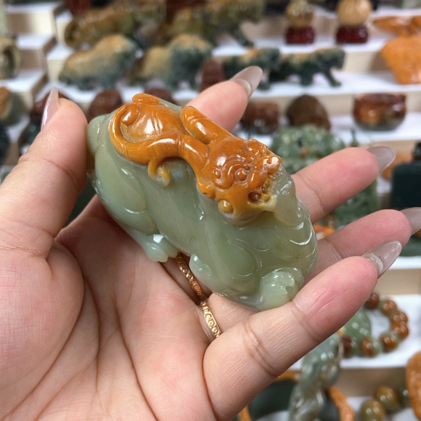 【闪购商品】岫岩河磨玉（透闪石质玉）把件未镶嵌烽*