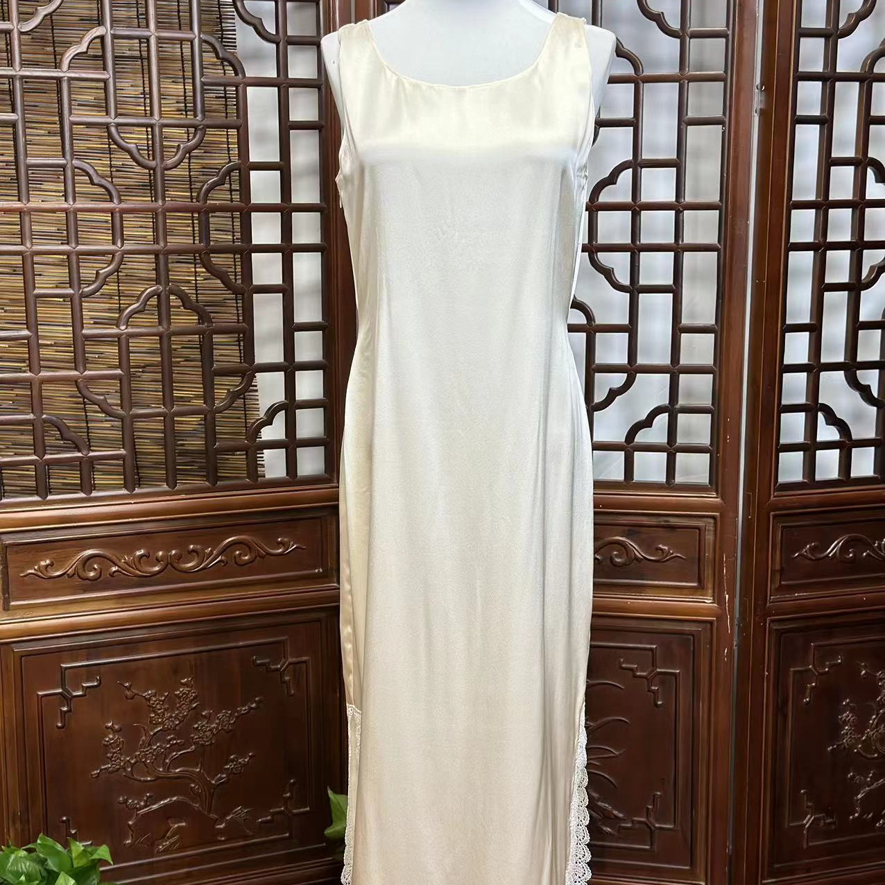 19姆米真丝桑蚕丝加蕾丝边背心裙