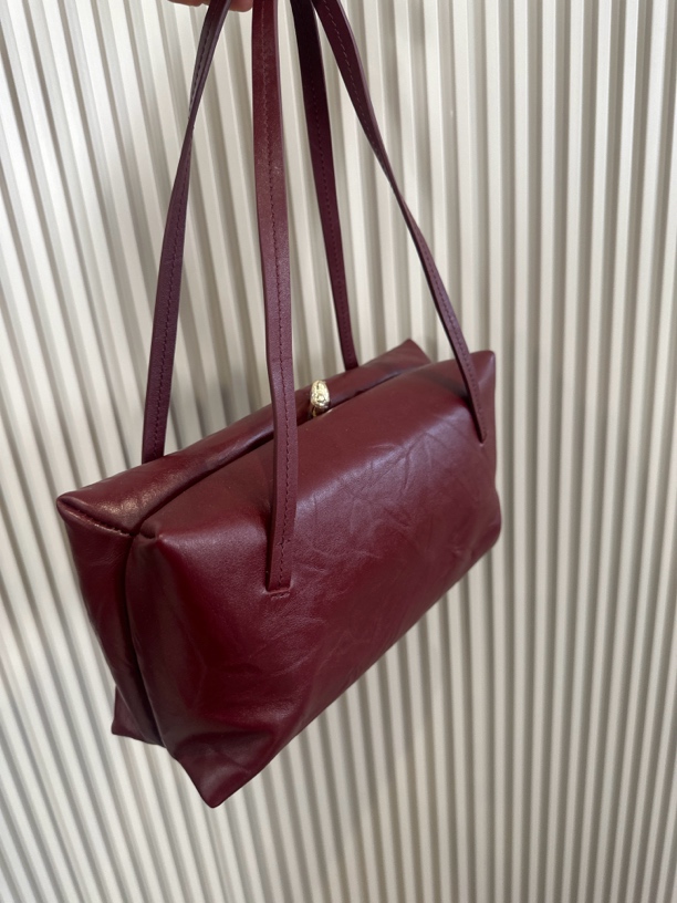 halfway安可拉红女包