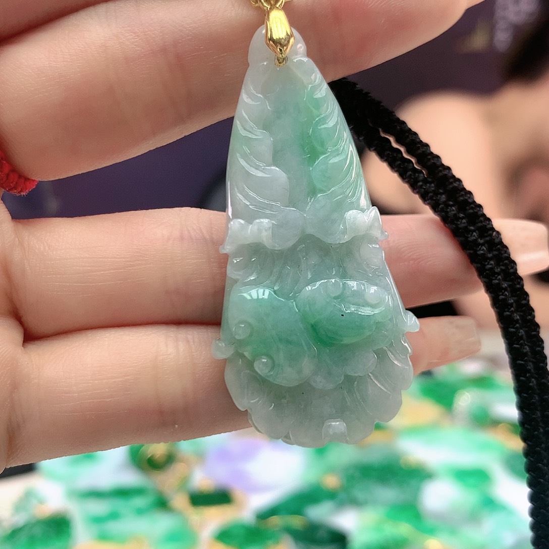 翡翠颈饰未镶嵌翡翠