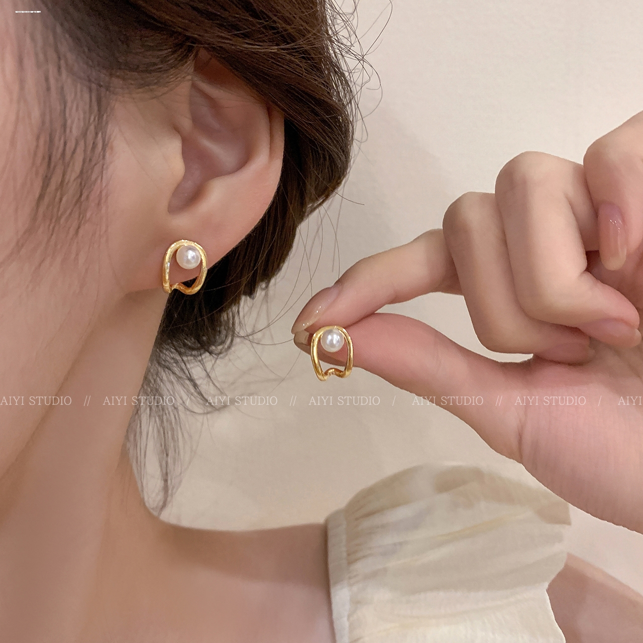 气质金色珠珠耳钉轻奢小众网红潮新款个性精致女百搭简约时尚显白
