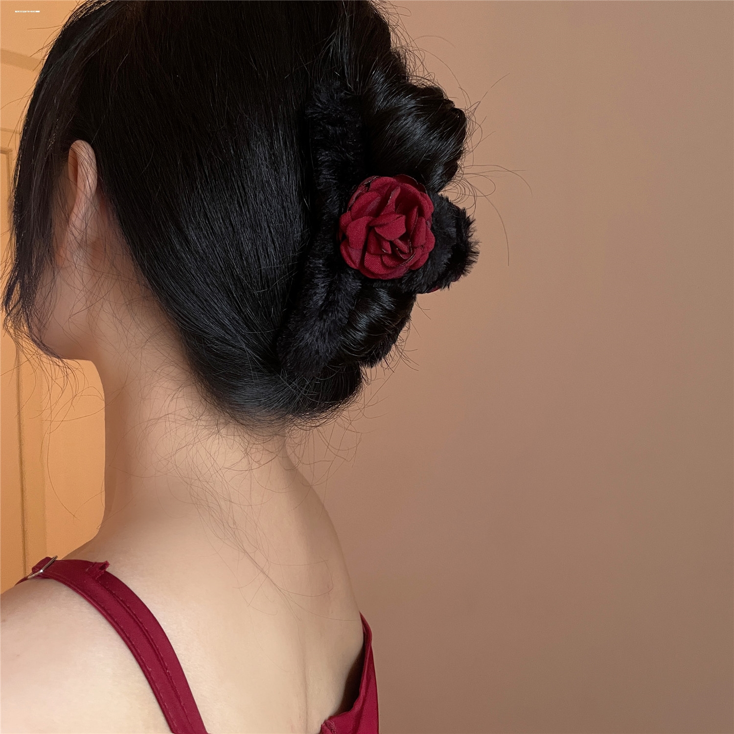 新款毛绒花朵抓夹2023发饰精致后脑勺发卡夹子简约甜妹少女气质