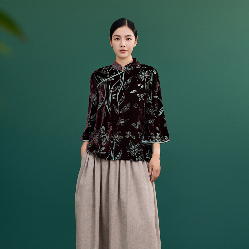 韦小宝2024冬桑蚕丝小衫真丝丝绒雅丹老钱风太太服6441101001