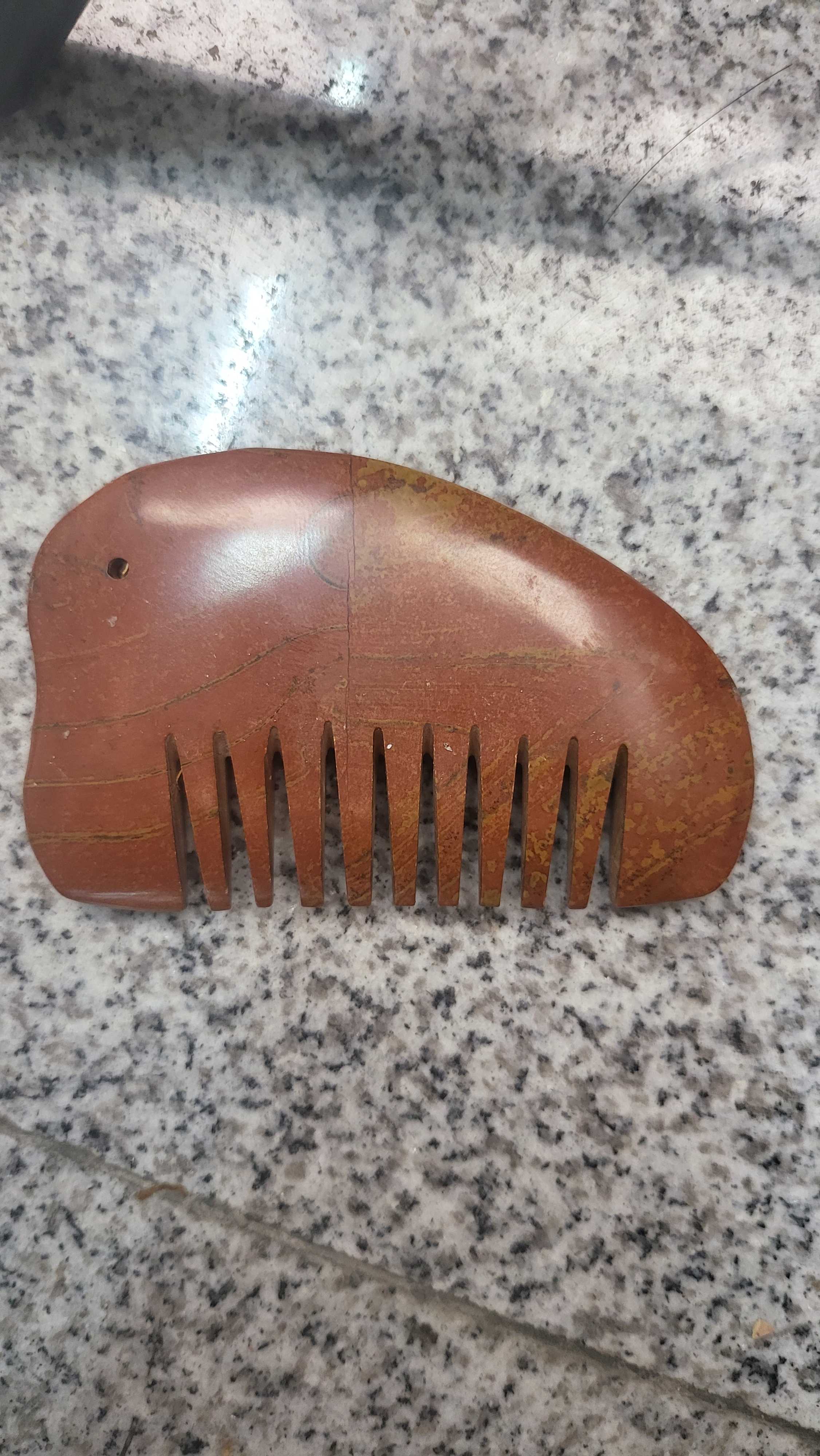 正宗砭石精品三角梳子福利