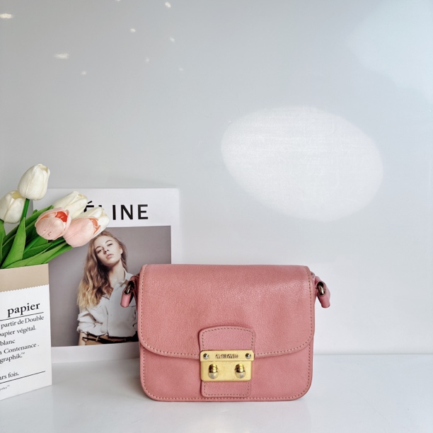 95新 MIU MIU/缪缪 缪谬粉色牛牛邮差斜挎手提单肩时尚肩包