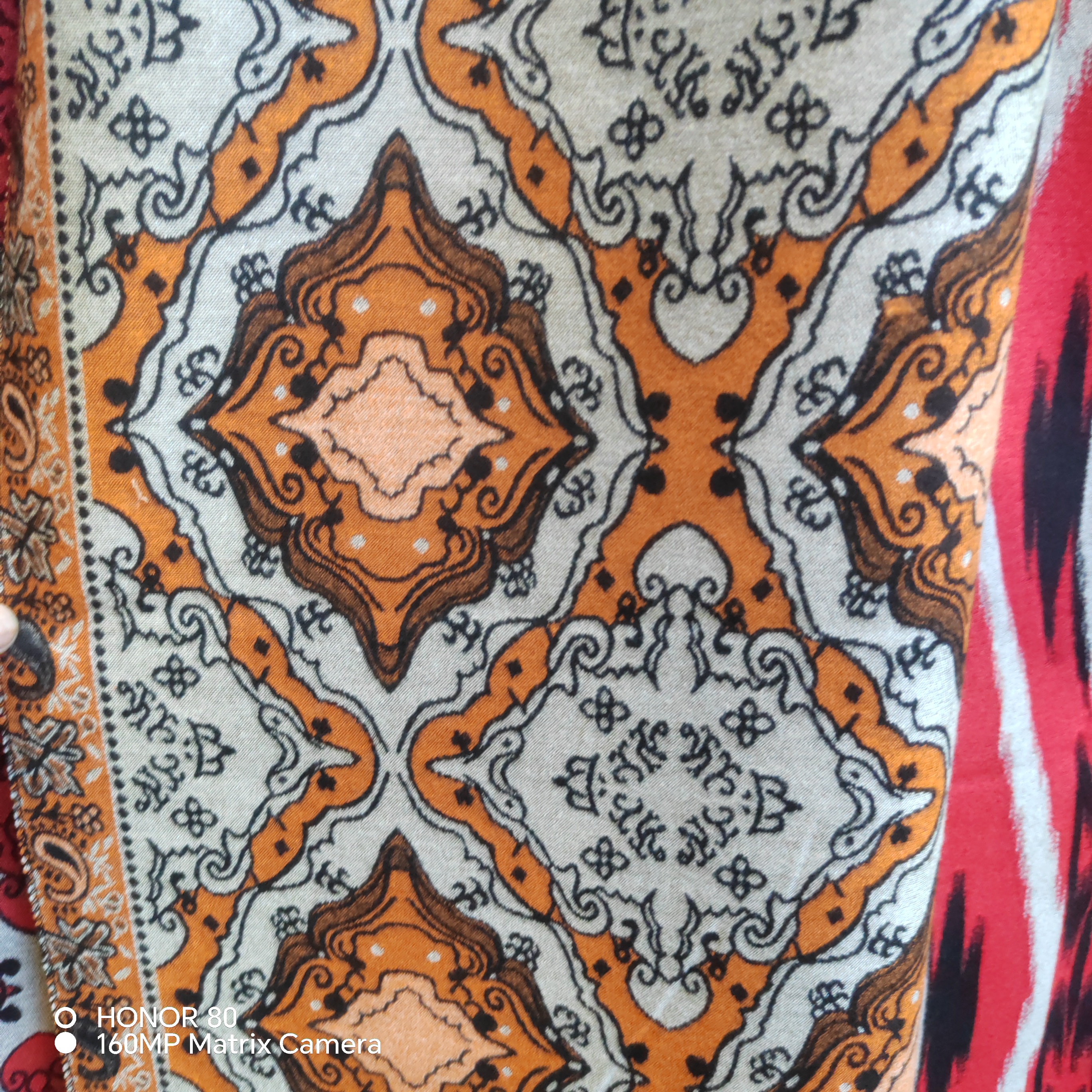 艾特莱斯围巾好看。