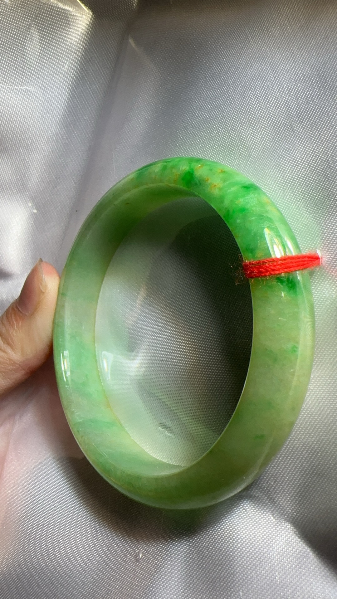 老翡翠手镯有种有色