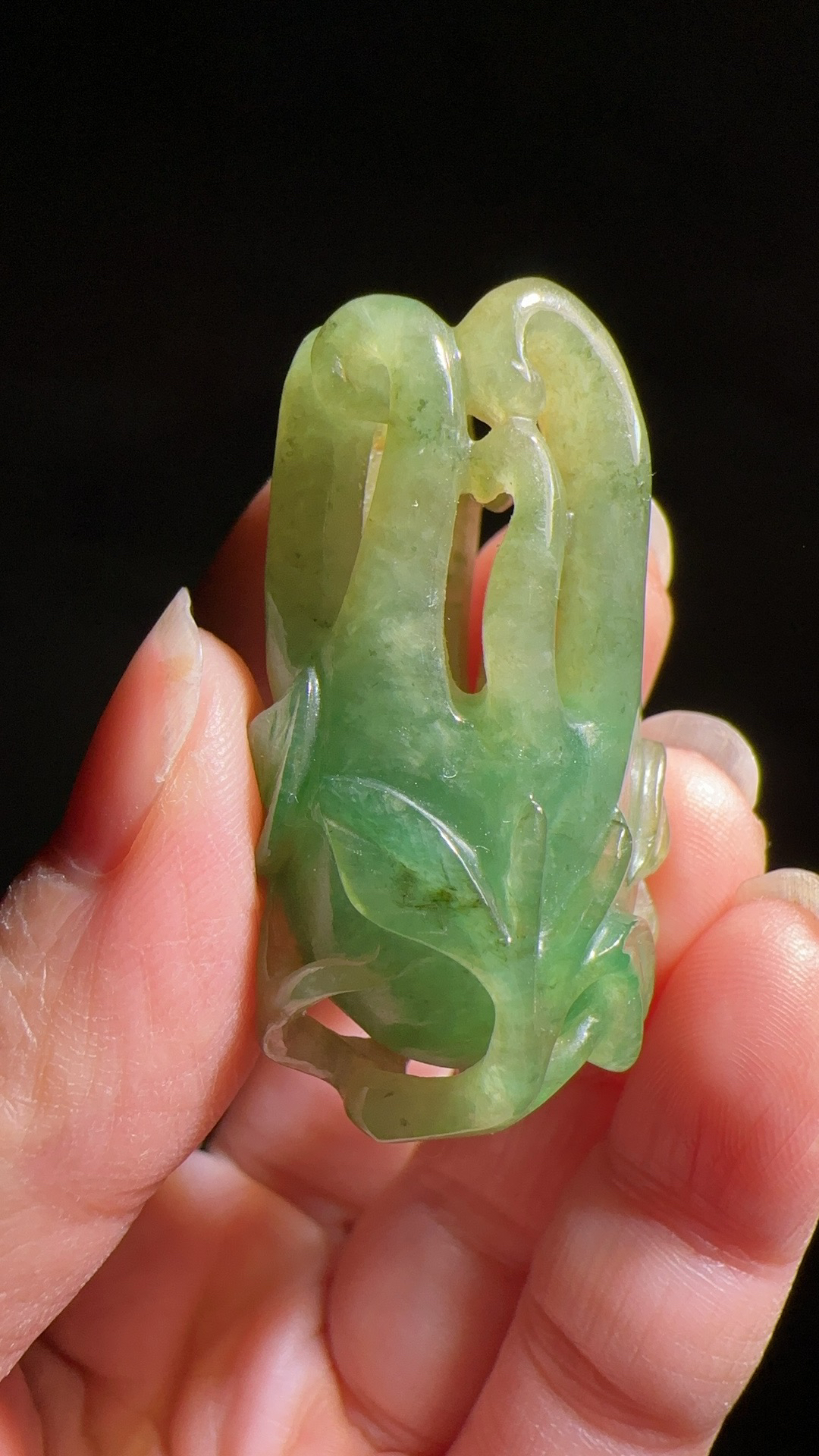 清代老翡翠佛手把件