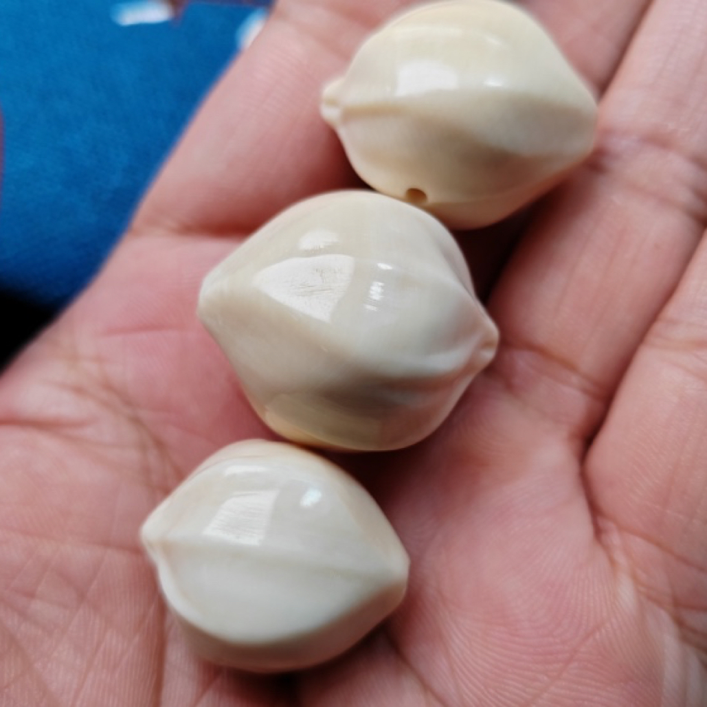 【九韵臻品】猛犸象牙冰料手工雕刻四花铁核橄榄核三通猛犸牙三通