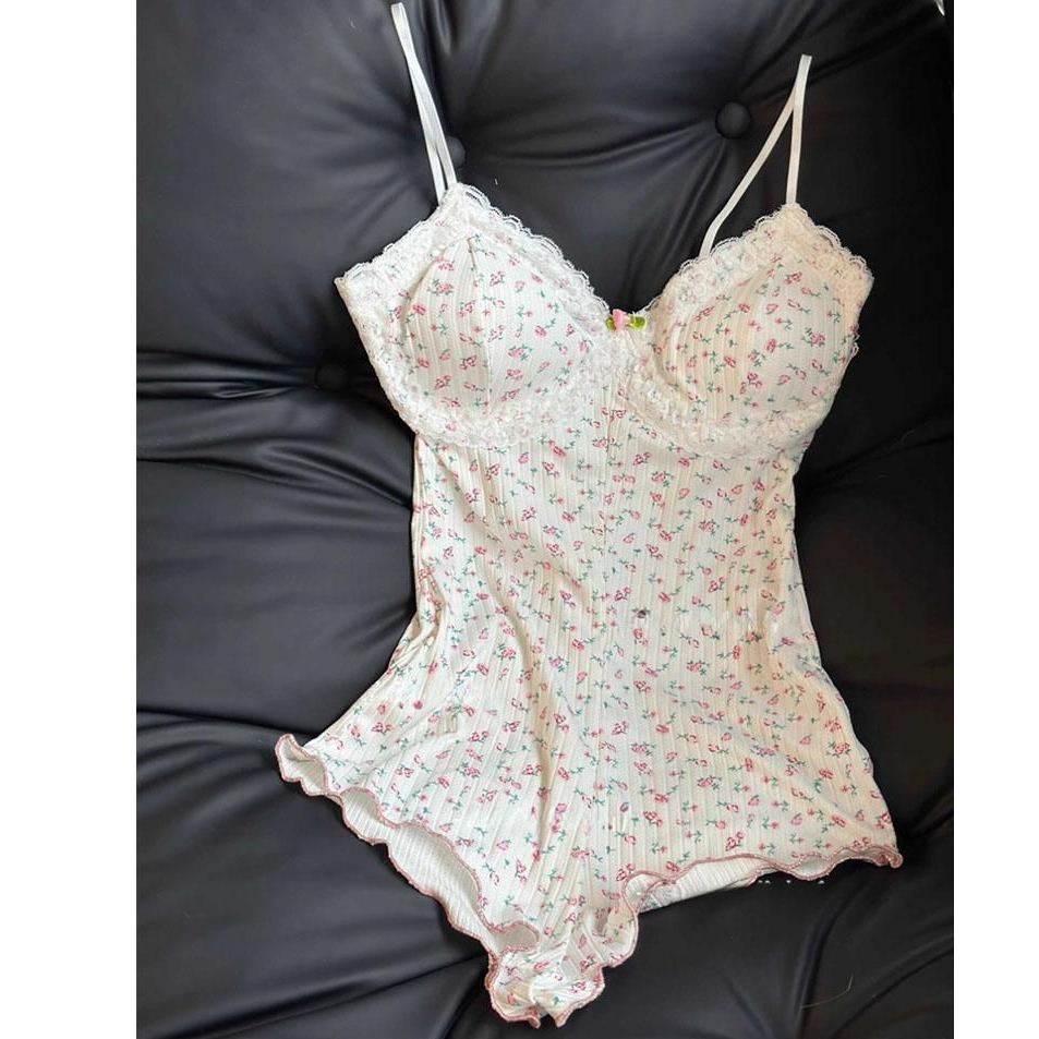 夏季法式碎花睡衣女修身2025新款吊带V领带胸垫收腰薄款连体战袍