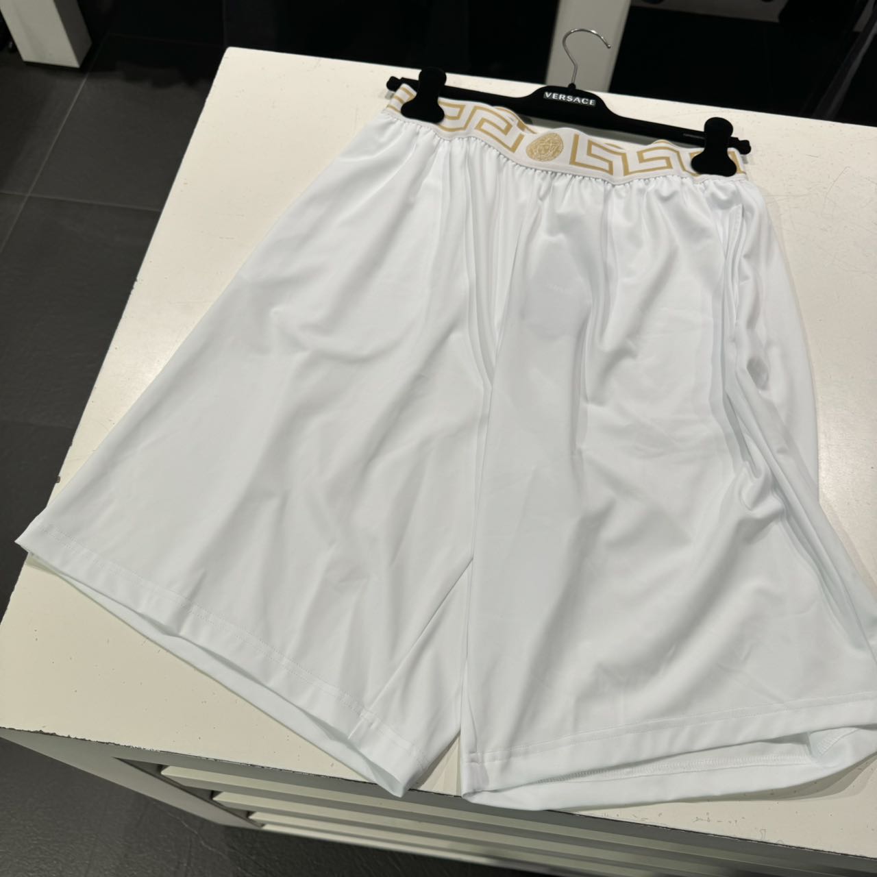 全新未使用 VERSACE/范思哲 男士回形纹休闲短裤白色