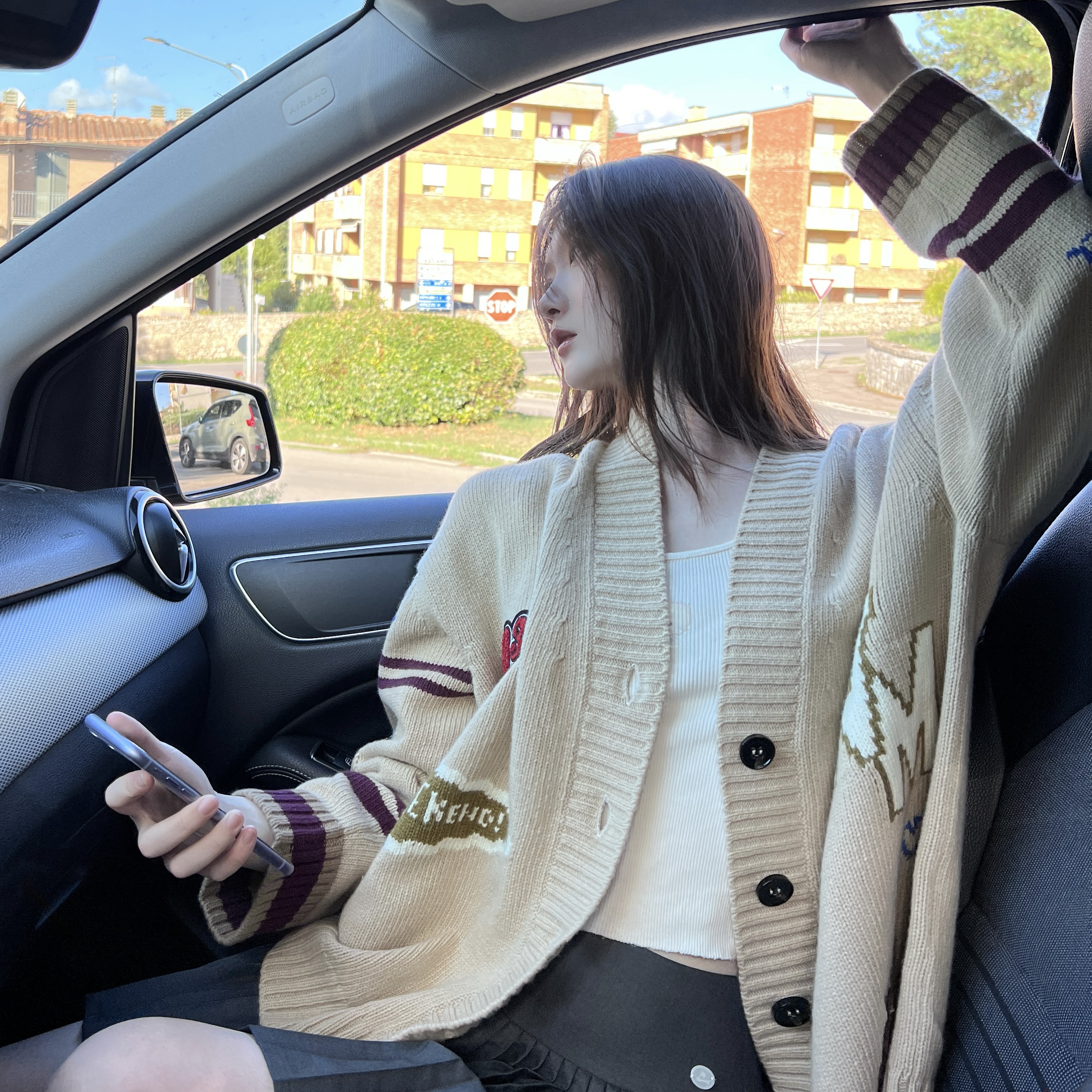 全新未使用 MaxMara 卡通图案单排扣V领针织开衫